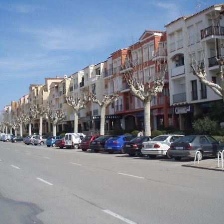 Ferienwohnung Apartamento Renovado, Luminoso, A 300M De La Playa Empuriabrava Exterior foto